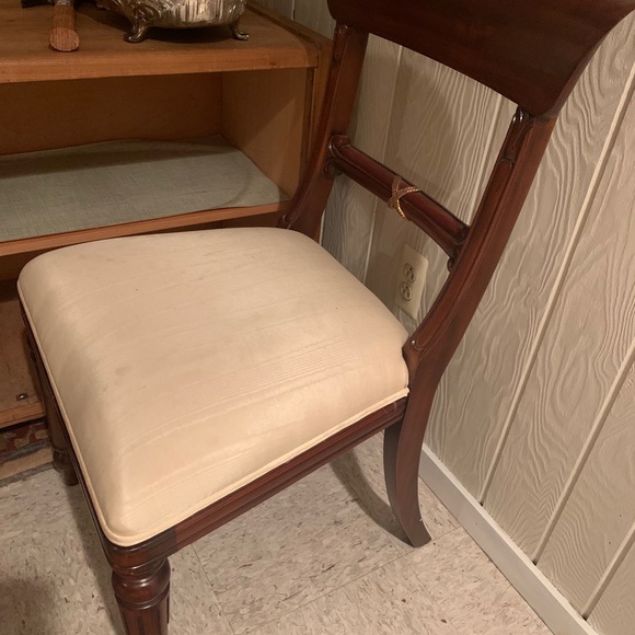 Two chairs - Picture 4 of 4